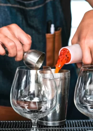 We Asked 16 Bartenders For Their Favorite Cocktails To Make – Yahoo! Life